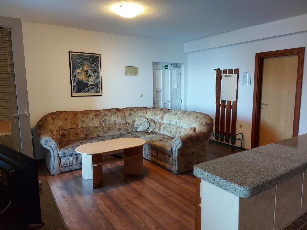 Apartmani Tatjana Okrug Gornji Exterior foto