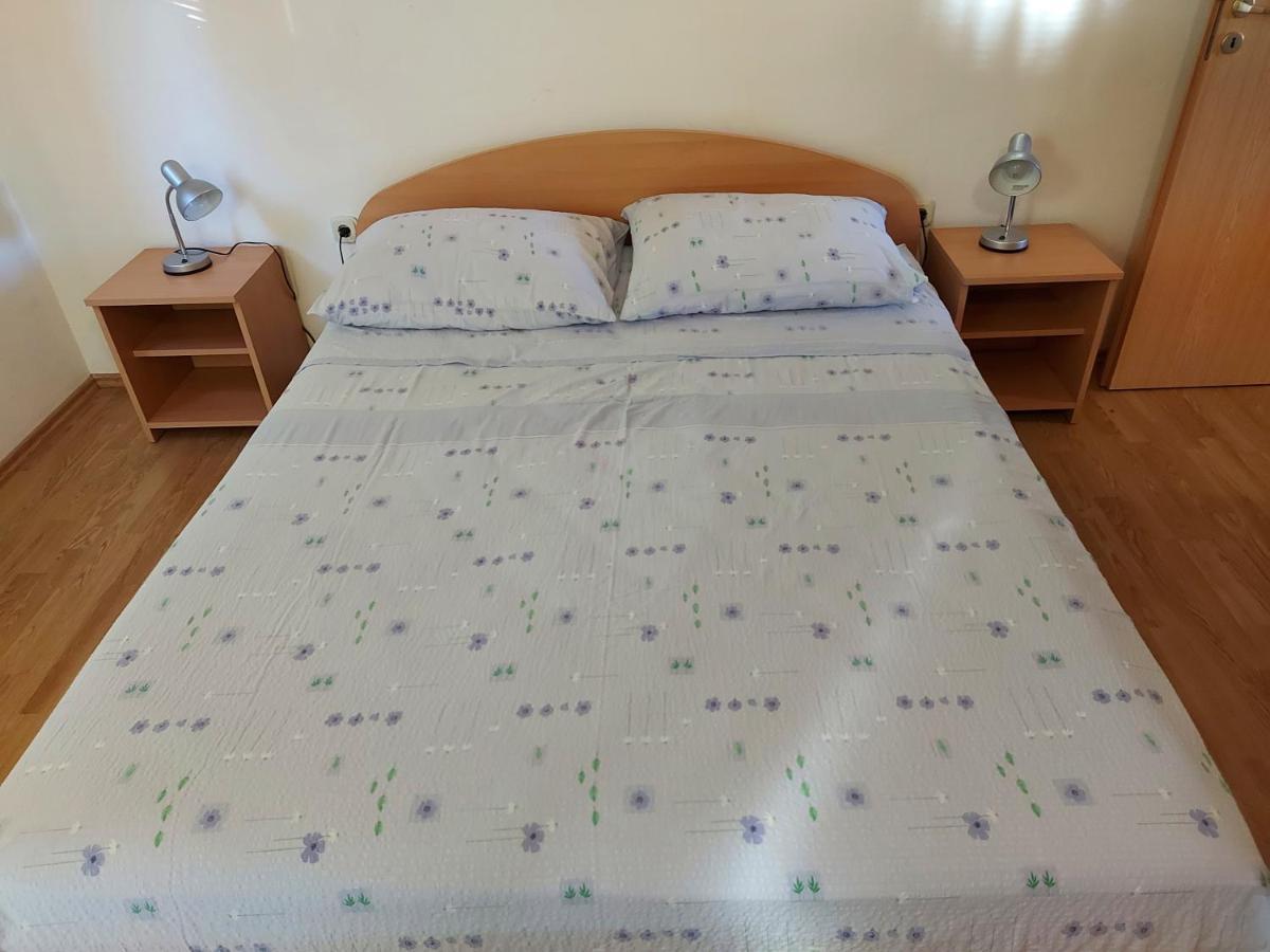 Apartmani Tatjana Okrug Gornji Exterior foto